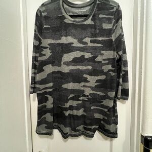 Lucky Brand Grey Camouflage 3/4 Sleeve Top